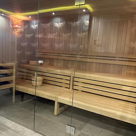 Goldmaedchen 93 - Honeymoon *