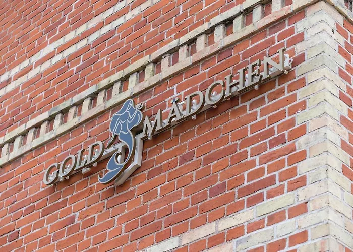 Goldmaedchen 93 - Honeymoon