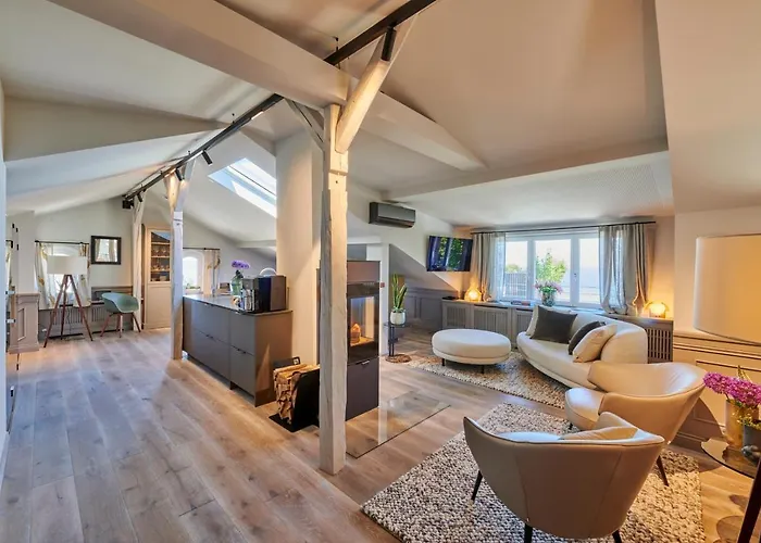 Goldmaedchen 93 - Honeymoon *