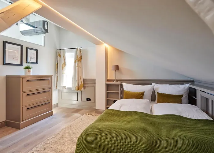 Goldmaedchen 93 - Honeymoon *